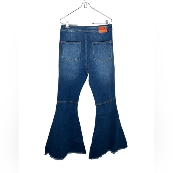 Home Folk Dallas Distressed Women's Light Wash Blues
Flare Jeans - Picture 7 of 10